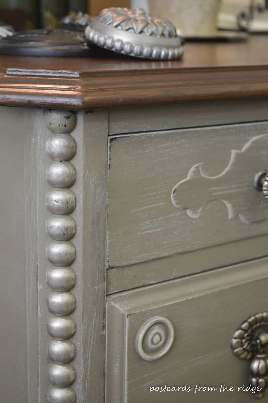 A Painted Antique Desk Makes the Grade