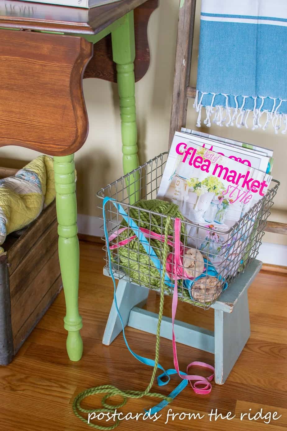 A cute,cheerful table that got a refinished top and freshly painted legs. Great instructions for the makeover including paint and stain colors.