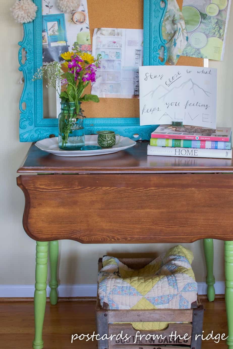 A cute,cheerful table that got a refinished top and freshly painted legs. Great instructions for the makeover including paint and stain colors.