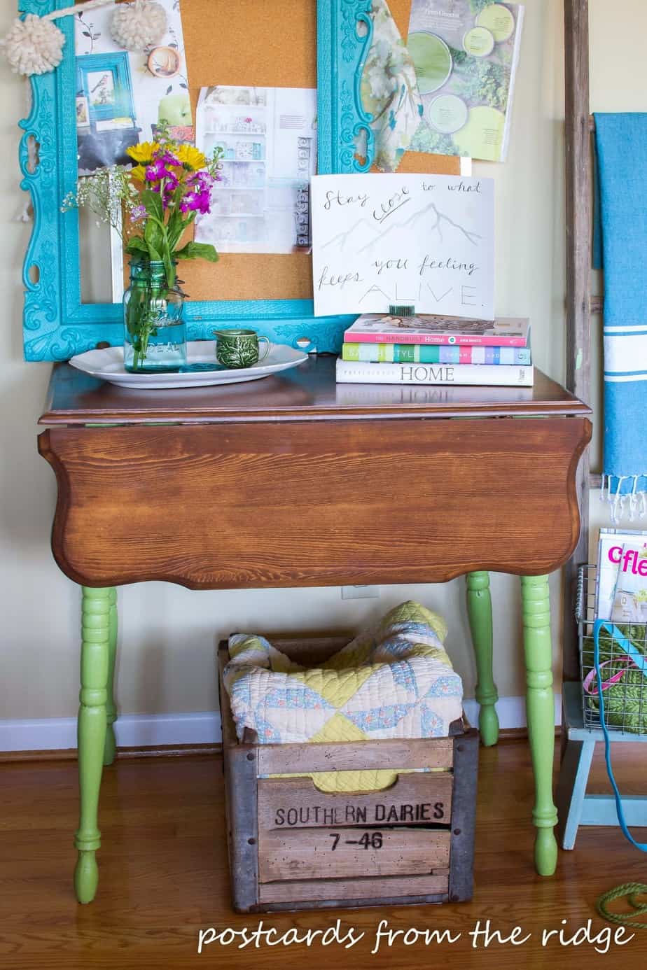 A cute,cheerful table that got a refinished top and freshly painted legs. Great instructions for the makeover including paint and stain colors.