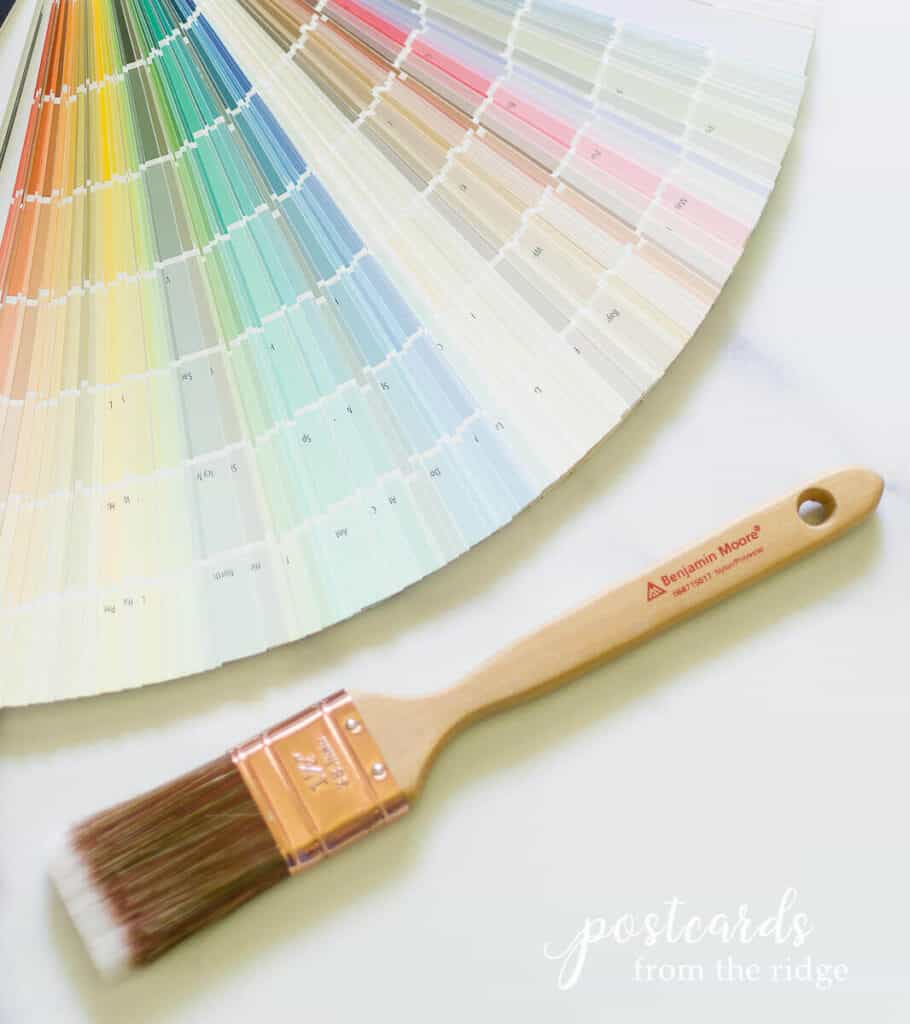 paint color deck and brush