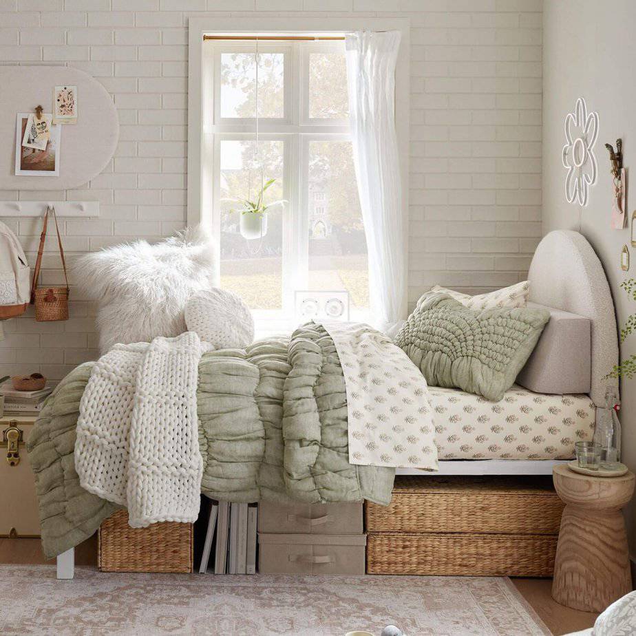girls dorm bedding