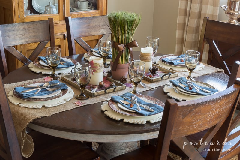 Casual and rustic Thanksgiving table.