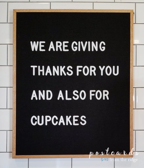 letter board sign at magnolia bakery