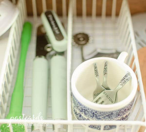 kitchen drawer with wire basket and Duck Brand EasyLiner