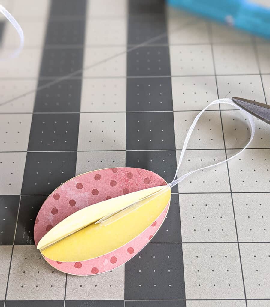 3d paper egg with ribbon