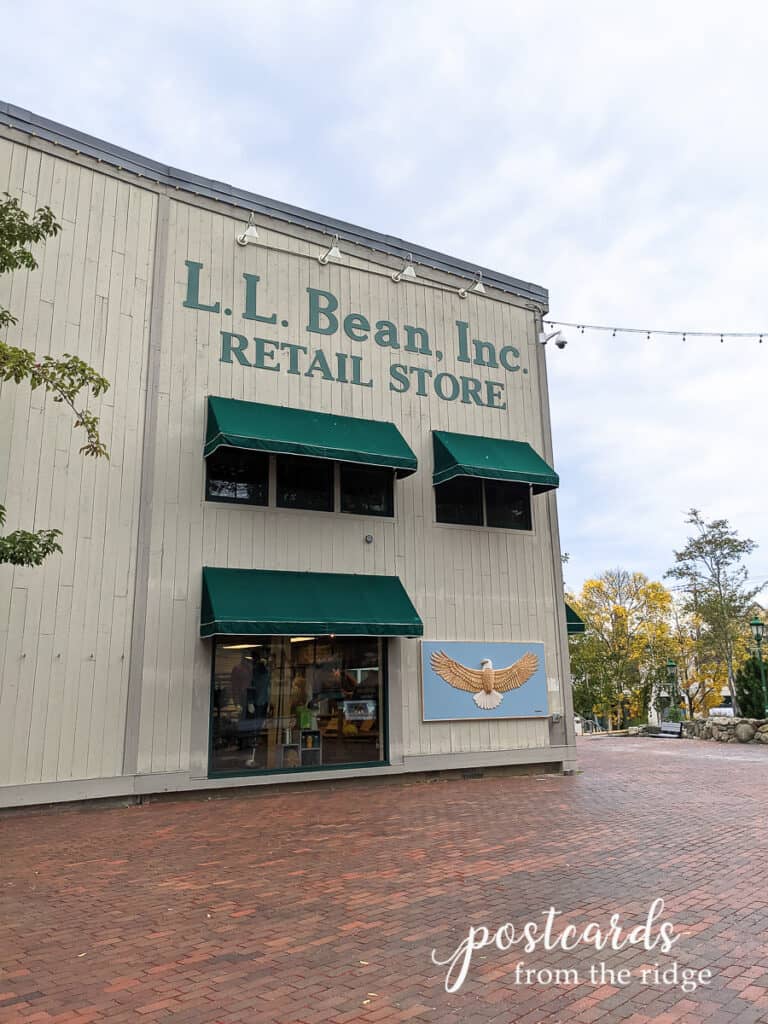 l l bean flagship store in freeport, maine